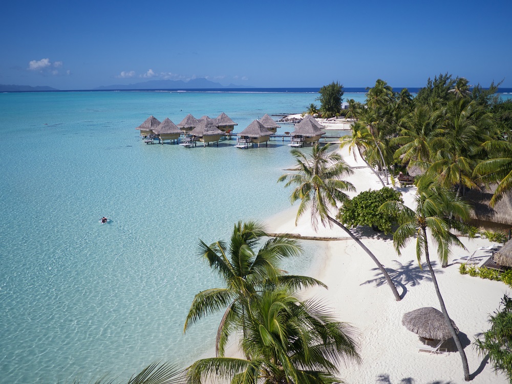 https://tahititourisme.travel/wp-content/uploads/2019/09/BOB-Intercontinental-Moana.-View.-Beach.jpg