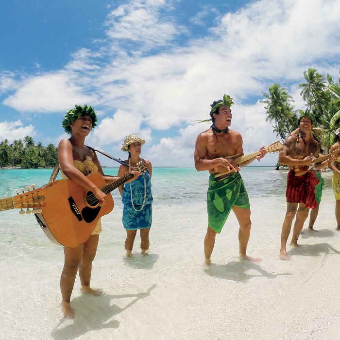 Cook Islands & Society Islands with Paul Gauguin – 14 nights