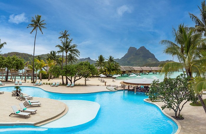 https://tahititourisme.travel/wp-content/uploads/2022/04/piscine-de-l-hotel-et.jpg