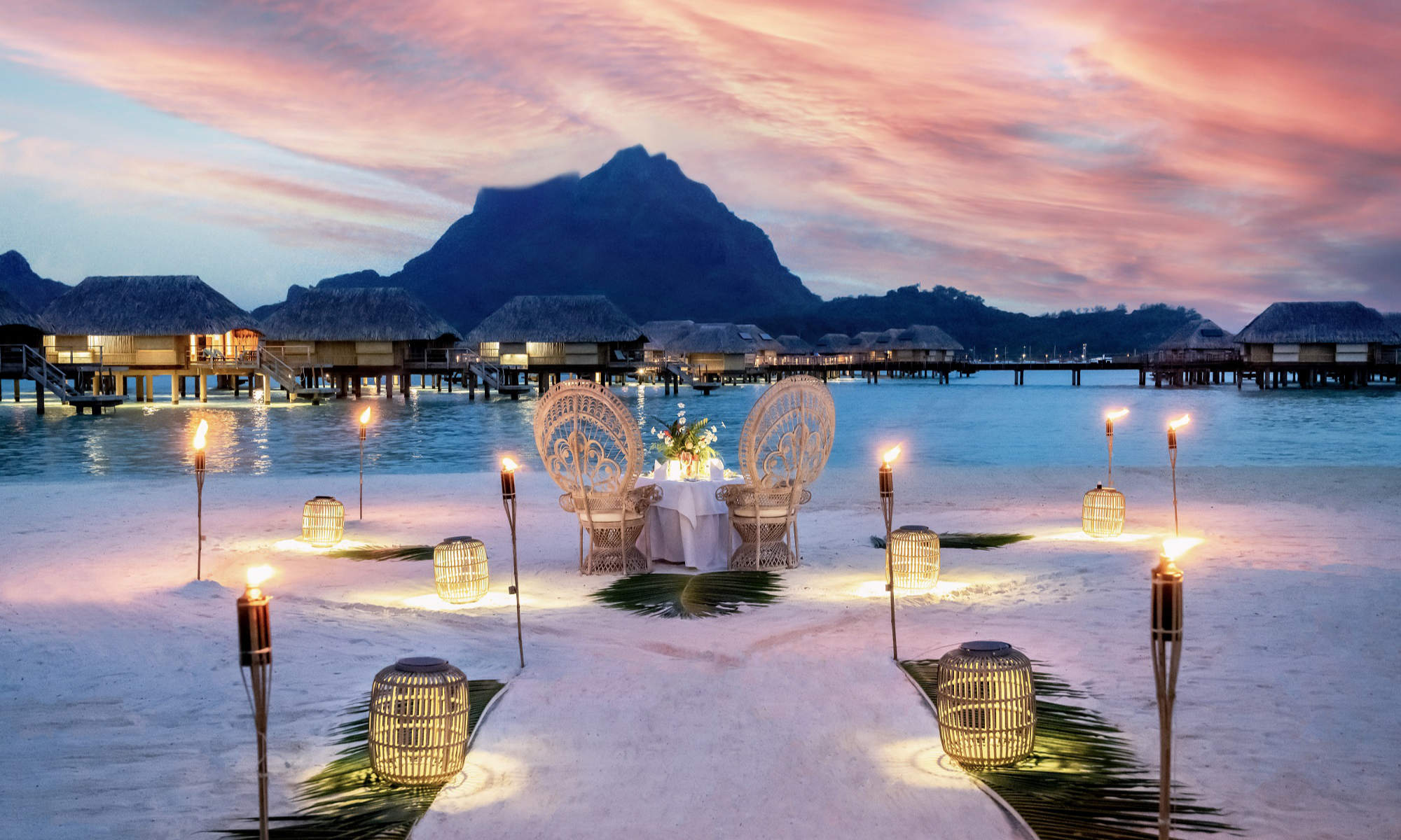 https://tahititourisme.travel/wp-content/uploads/2023/04/BOBPBR-DINING-ROMANTIC-DINNER-2000X1200_29543.jpg