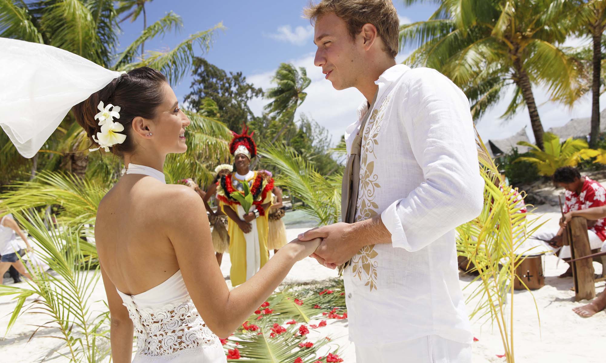 https://tahititourisme.travel/wp-content/uploads/2023/04/Bora-Bora-Pearl-Beach-Resort-Wedding-2000x1200-2_29546.jpg