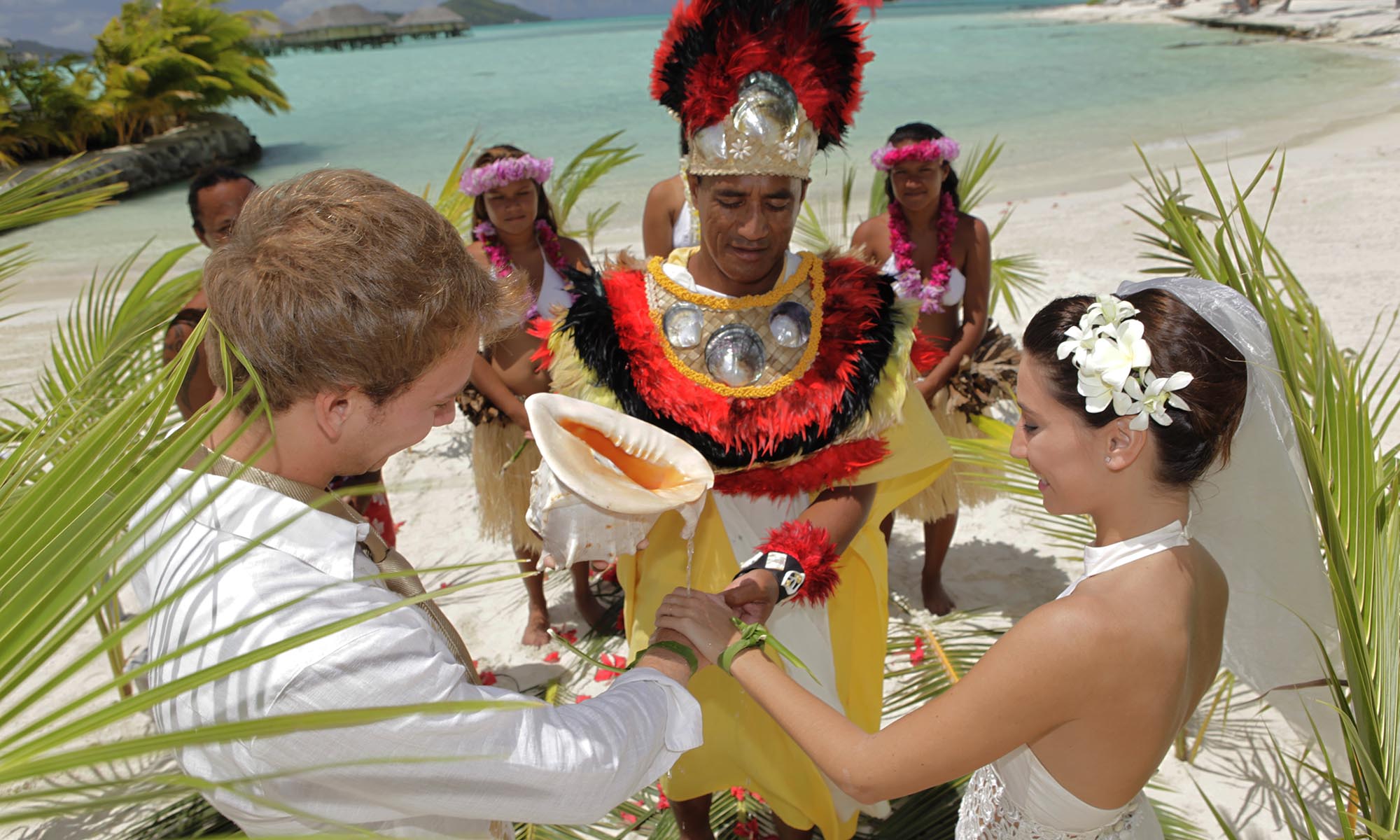 https://tahititourisme.travel/wp-content/uploads/2023/04/Bora-Bora-Pearl-Beach-Resort-Wedding-2000x1200-3_29546.jpg