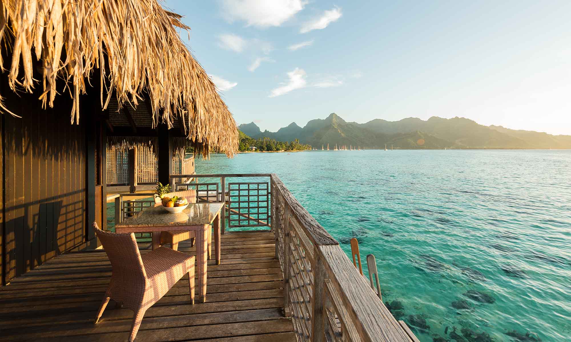 https://tahititourisme.travel/wp-content/uploads/2023/04/Hilton-Moorea-Overwater-Bungalow-Balcony-2000x1200_29576.jpg