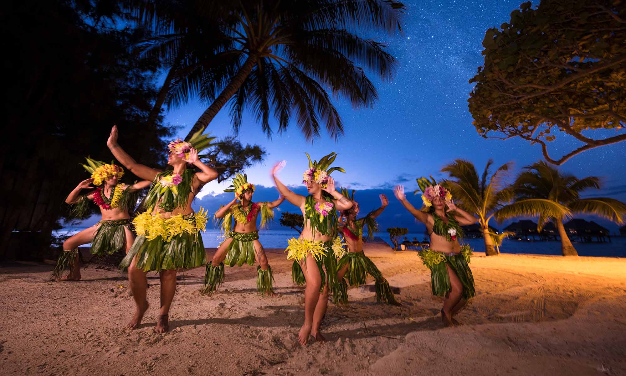 https://tahititourisme.travel/wp-content/uploads/2023/04/Hilton-Moorea-Polynesian-Dance-Show-2000x1200_29576.jpg