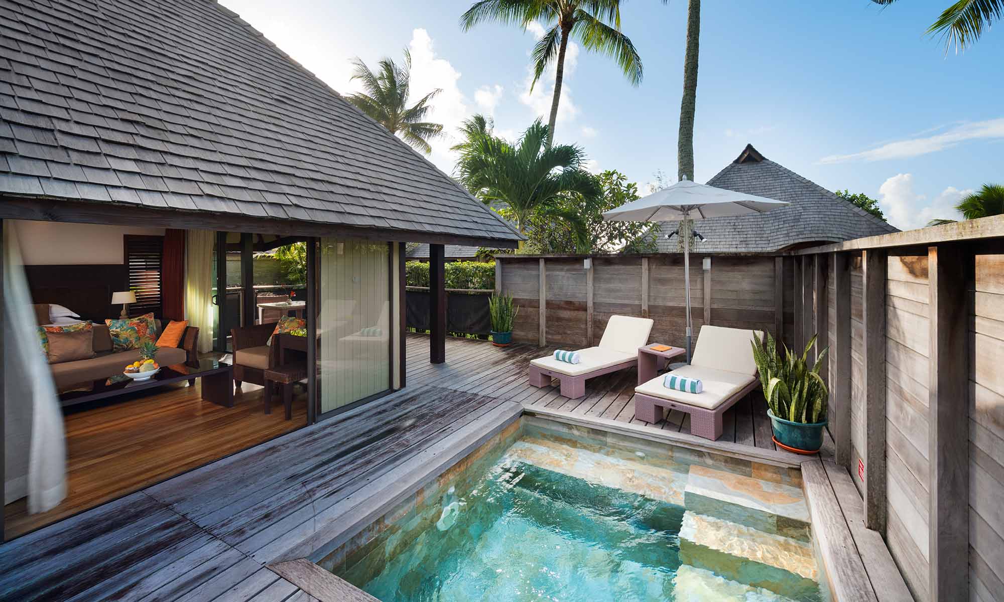 https://tahititourisme.travel/wp-content/uploads/2023/04/Hilton-Moorea-Premium-Garden-Pool-Bungalow-Patio-2000x1200_29576.jpg