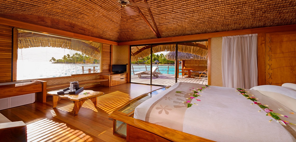 https://tahititourisme.travel/wp-content/uploads/2023/05/Le-Tahaa-by-PEARL-Overwaters-Suites-McLennan-1140-550.jpg