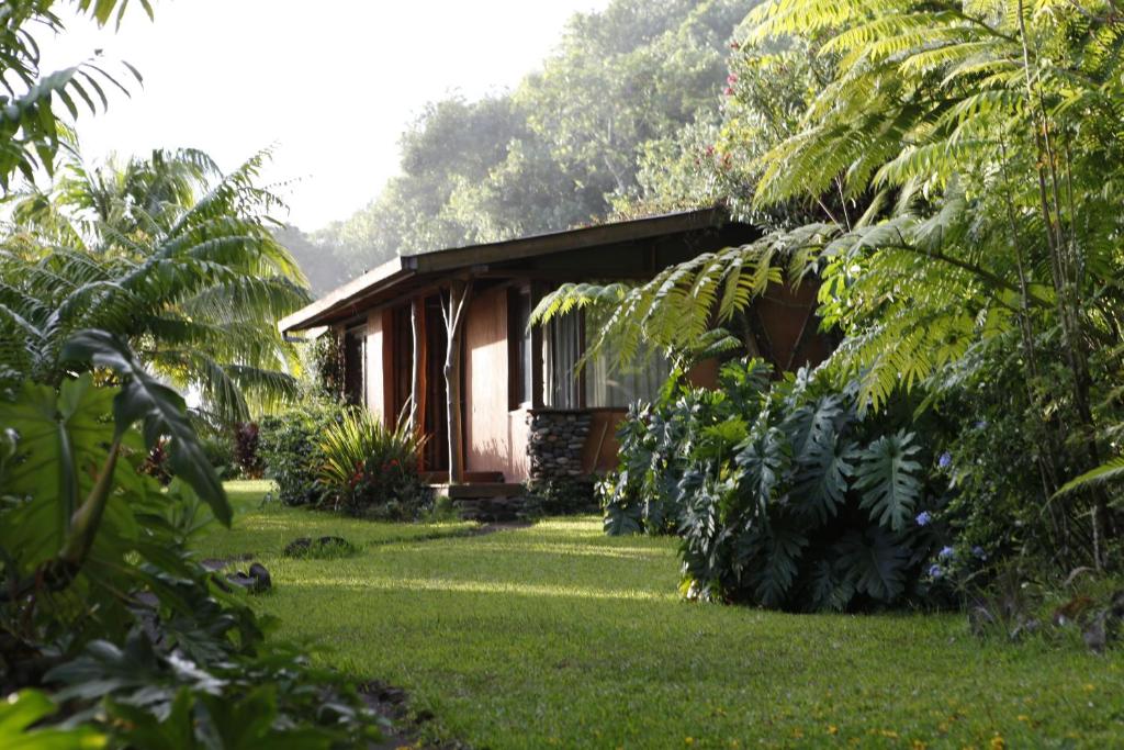 https://tahititourisme.travel/wp-content/uploads/2023/05/Tahiti-Iti-Vanira-Lodge-Tahitian-Guesthouse-Package.jpg