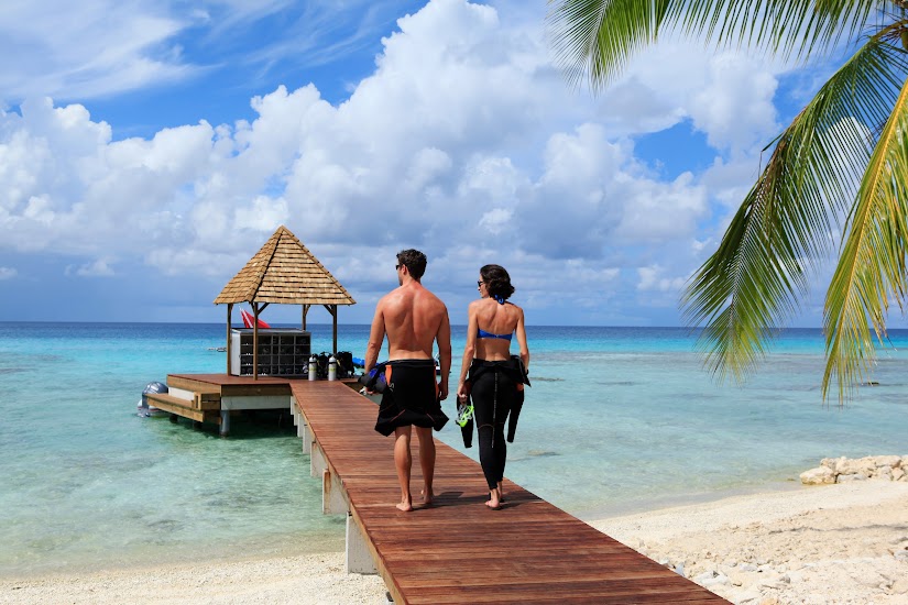https://tahititourisme.travel/wp-content/uploads/2023/06/Gregoire-Le-Bacon-OOVATU-VOYAGES-La-beaute-incomparable-des-eaux-polynesiennes.jpg