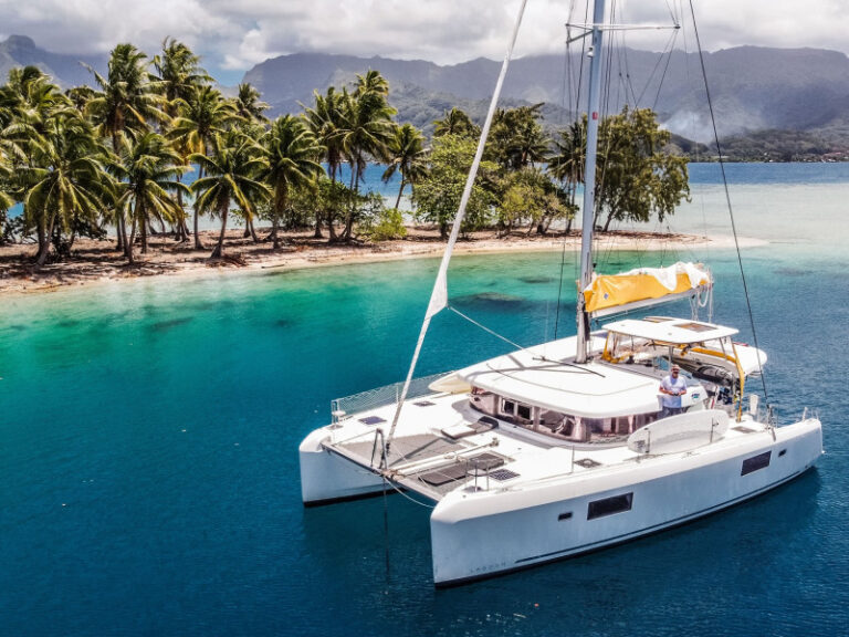 CROISIERE PRIVEE CATAMARAN LUXE : découvrir la Polynésie depuis l’océan