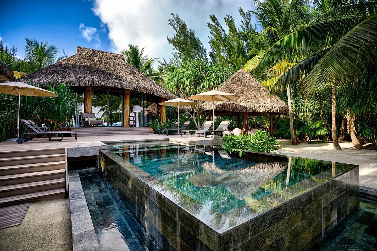 https://tahititourisme.travel/wp-content/uploads/2023/12/TET-Brando-1BR-Villa-Exterior-view-2.jpg