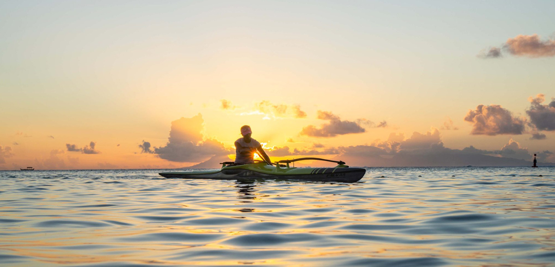 https://tahititourisme.travel/wp-content/uploads/2024/02/Outrigger-canoe-at-sunset.jpg